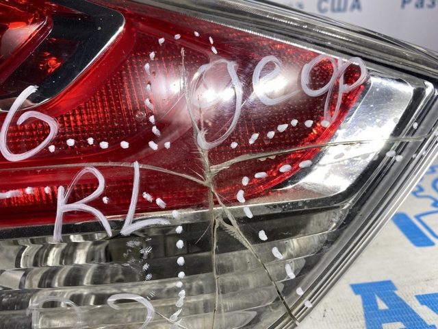 Держатель наружной ручки двери, передней левой 806115AA0A NISSAN