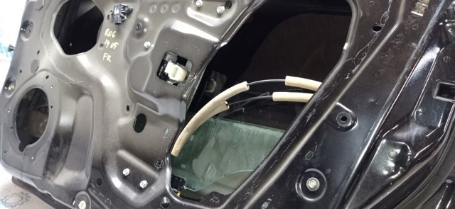 Стеклоподъемник передней правой двери 807204BA1A NISSAN