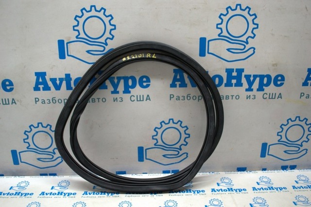 Уплотнитель двери задней, (на кузове) 80A833721E VAG