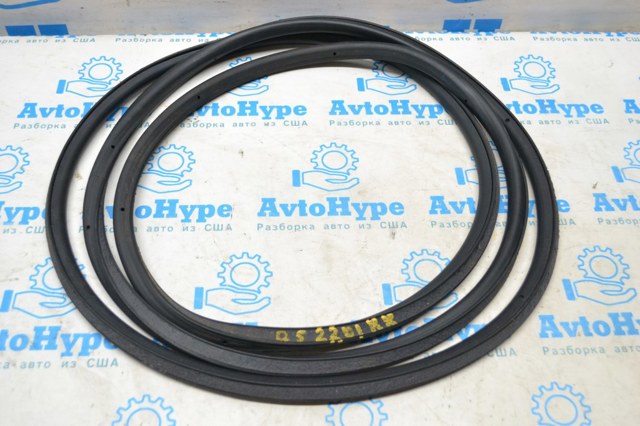 Уплотнитель двери передней, на (кузове) 80A839912E VAG
