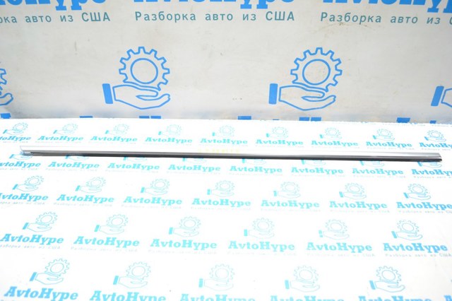 Уплотнитель стекла двери передней правой внешний (планка) 80A853284L3Q7 VAG