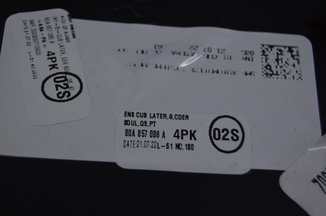 Крышка боковая панели "торпедо", правая 80A857086A4PK VAG