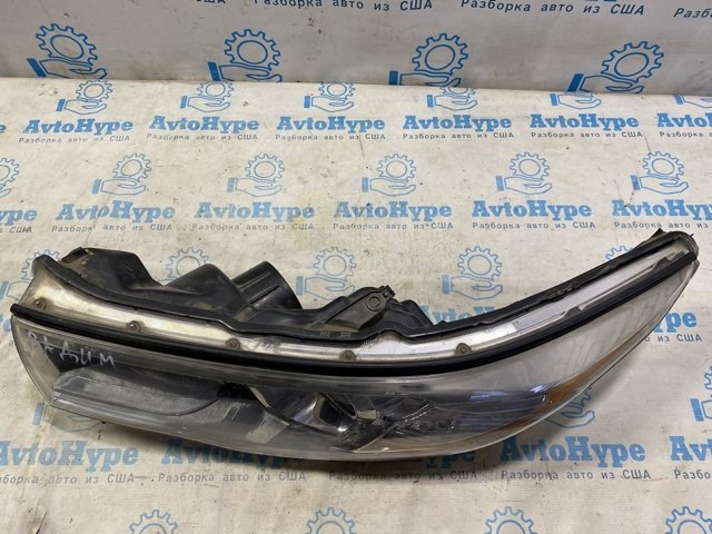 811500E180 TOYOTA Левая фара купить в Черновцы