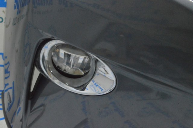 Правая противотуманная фара 8121048050 TOYOTA