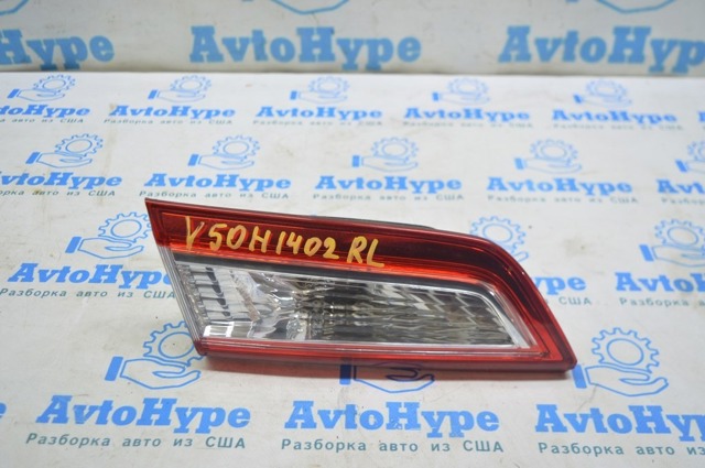 Задний левый внутренний фонарь 8159006380 TOYOTA