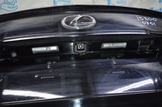 Фонарь освещения номера Lexus IS