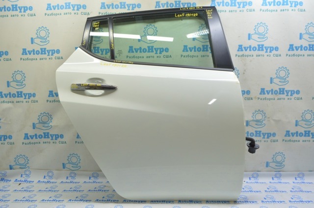 Задняя правая дверь 821005SF0A NISSAN
