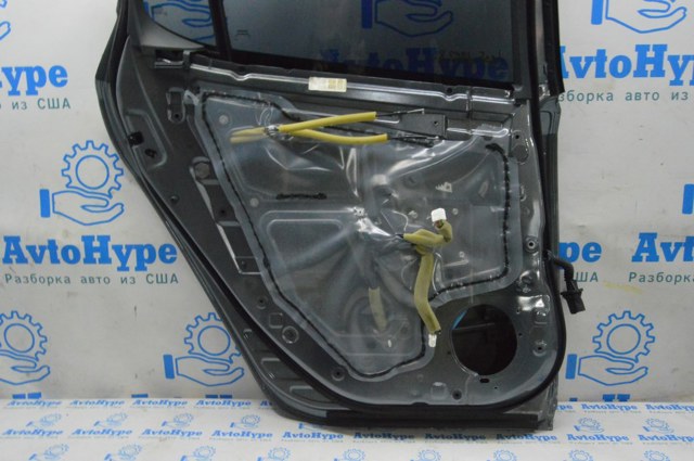 Дверь задняя 821015SF0A NISSAN