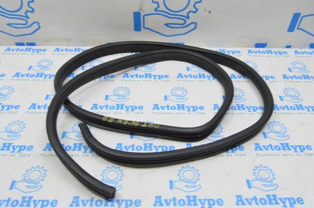 Прокладка двери передней правой 821402T000 HYUNDAI