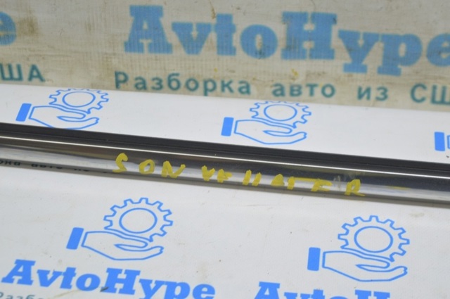 822203S000 HYUNDAI Уплотнитель стекла передней правой двери купить в Тернополь