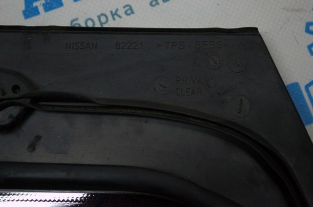 Стекло-форточка двери, задней, левой 822215DA0A NISSAN