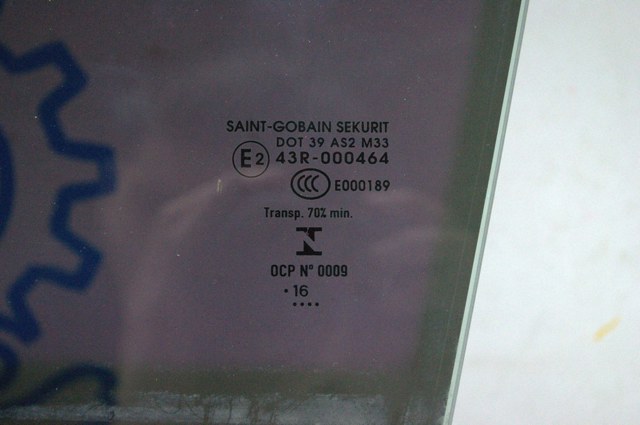 Стекло двери задней левой 823135DA0A NISSAN