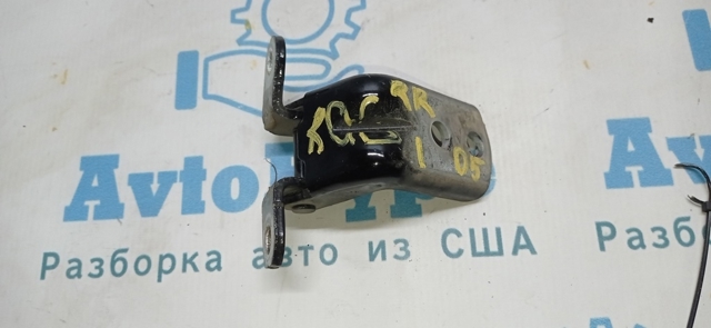 NISSAN 824003NA1A Петля двери задней правой в наличии Житомир