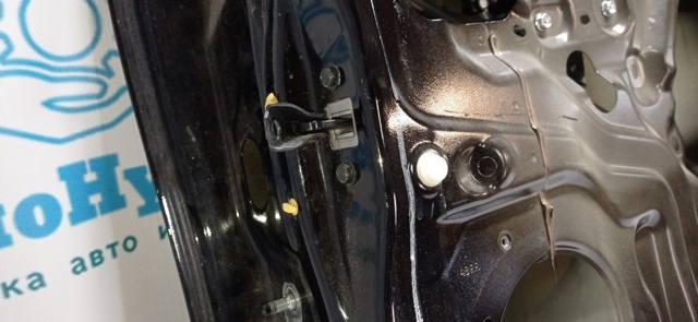 Ограничитель открывания задней двери 824304CL0A NISSAN