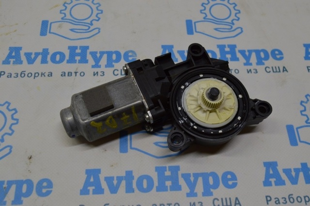 82481F3030 HYUNDAI купить в Львов