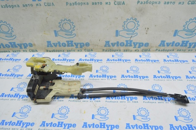 Держатель наружной ручки двери, передней правой 826653S000 HYUNDAI