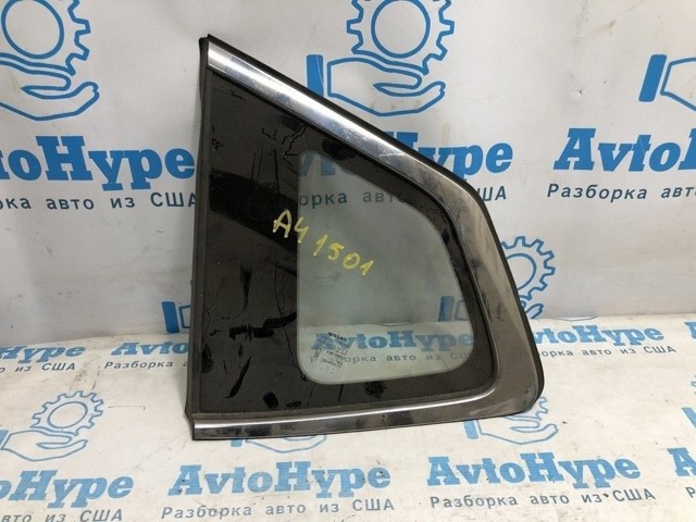 Стекло багажника, левое 833014BA0B NISSAN