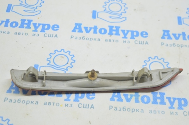 Правый катафот бампера 84281SC000 SUBARU