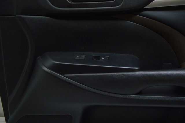 Кнопки заднего стеклоподъемника 848100E040 TOYOTA