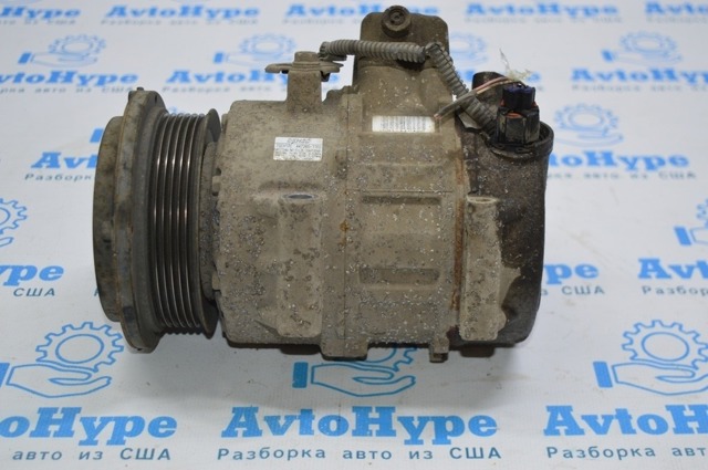 Компрессор системы кондиционирования 8831050160 TOYOTA