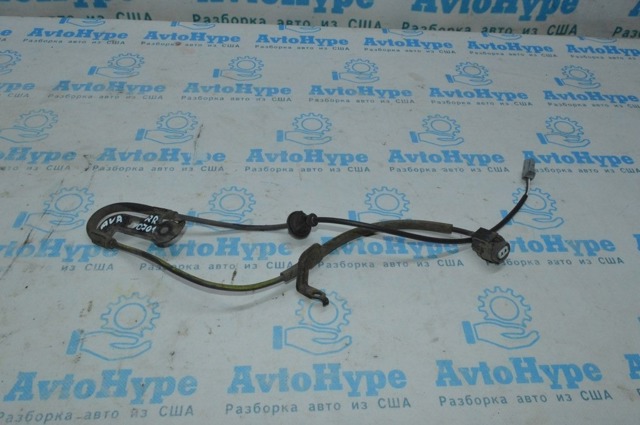 Датчик АБС (ABS) задний, правый 8951633010 TOYOTA