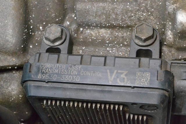 Блок управления трансмиссией 8953033030 TOYOTA