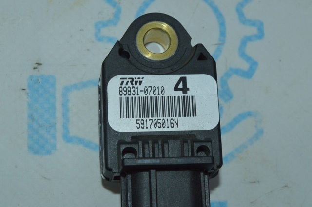 TOYOTA 8983107010 Датчик удара в наличии Украина