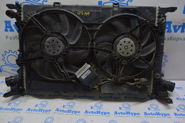 Радиатор охлаждения 8K0121251AJ VAG