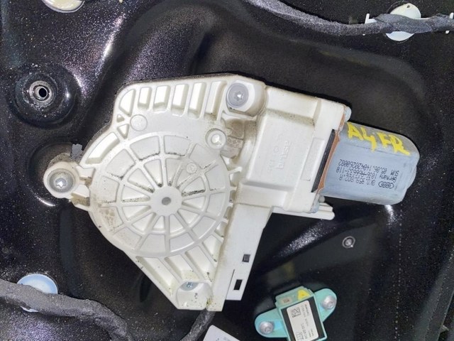 Механизм стеклоподъемника двери передней, правой 8K0837462A VAG