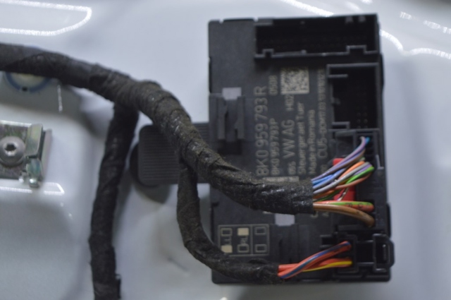 Блок комфорта передней двери 8K0959793R VAG