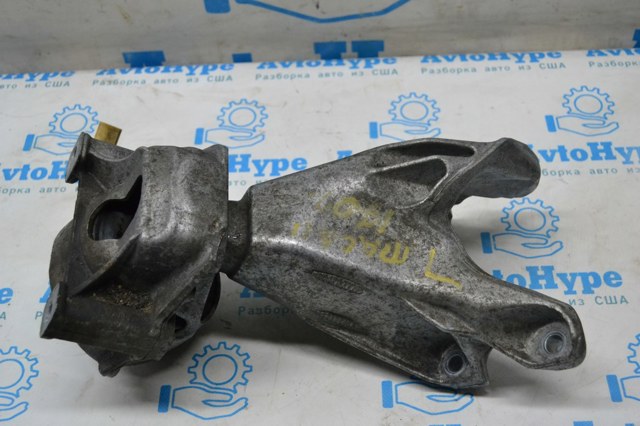 Левая подушка двигателя 8R0199381C PORSCHE