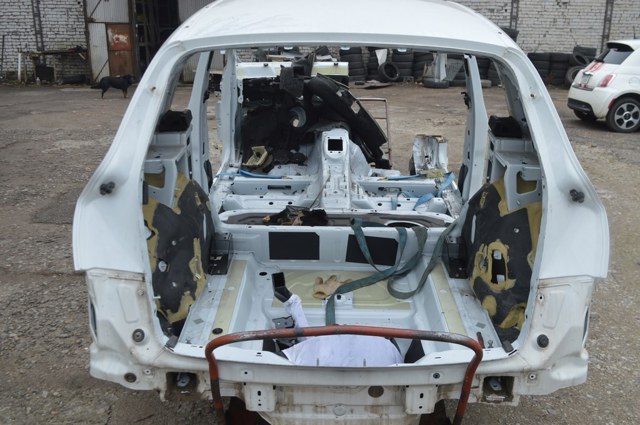 Детали мотоотсека задка кузова 8R0802215 VAG
