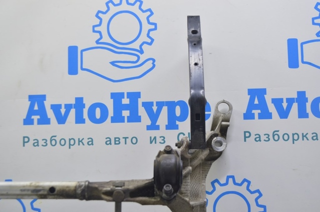Кронштейн передней панели левый 8R0805527A VAG