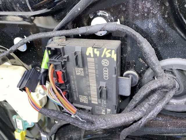 Блок комфорта передней двери 8T0959793P VAG