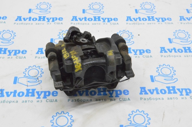 Задний правый суппорт 8V0615424D VAG