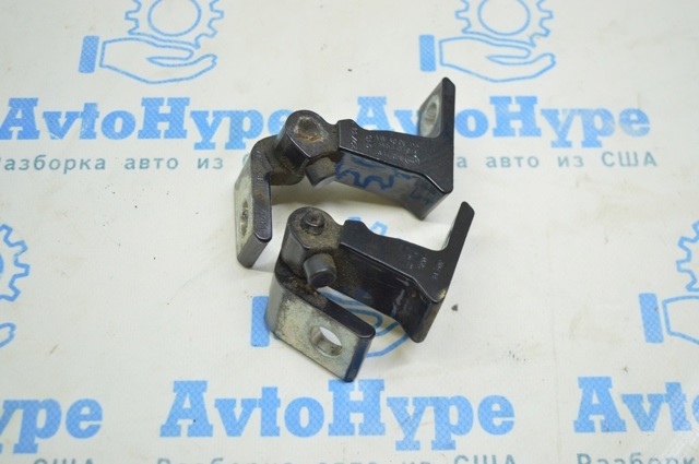 8V0831402 VAG Петля двери передней правой купить в Черновцы