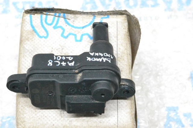 Мотор-привод открытия лючка бака 8V0862159A VAG