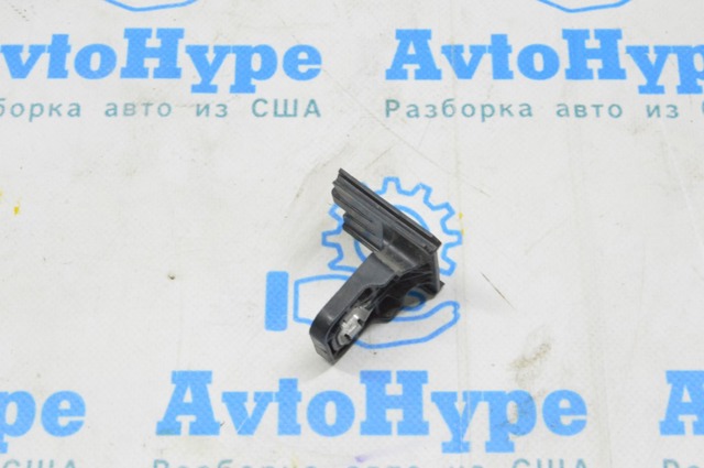 VAG 8V0941453A Кронштейн (адаптер) крепления фары передней правой в наличии Тернополь