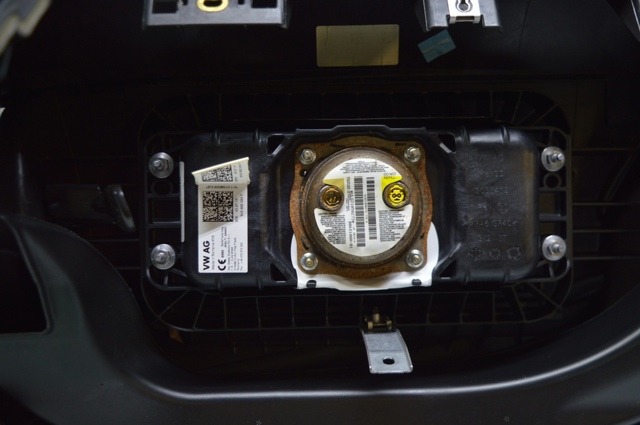 Торпедо передняя панель с airbag audi a3 8v 15-20 4d, awd, черная (01) 8v1-857-001-l-24a 8V1-857-001-L-24A