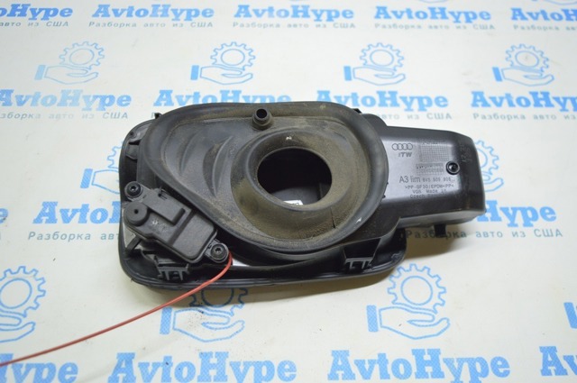 8V5809907GRU VAG Лючок бензобака (топливного бака) купить в Кривой Рог
