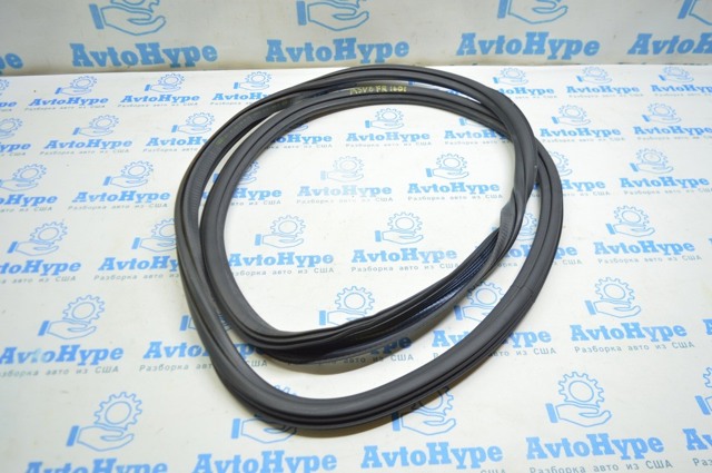 Уплотнитель двери передней, на (кузове) 8V5831721A VAG