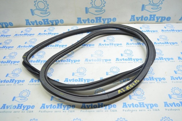 VAG 8V5831721A Уплотнитель двери передней (на кузове) в наличии Николаев