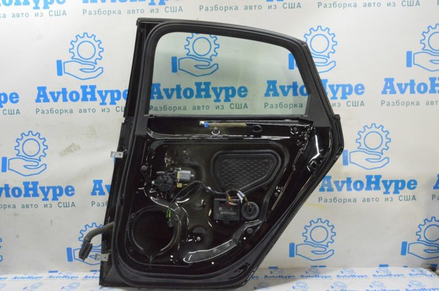 Дверь пассажирская задняя правая 8V5833052A VAG