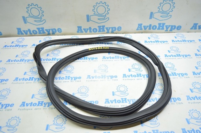 8V5833721A VAG Уплотнитель двери задней (на кузове) купить в Чернигов