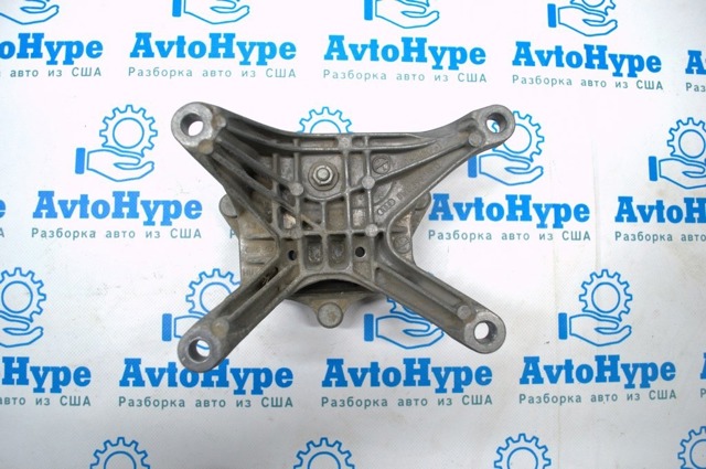 Кронштейн подушки коробки передач 8W0399118C VAG