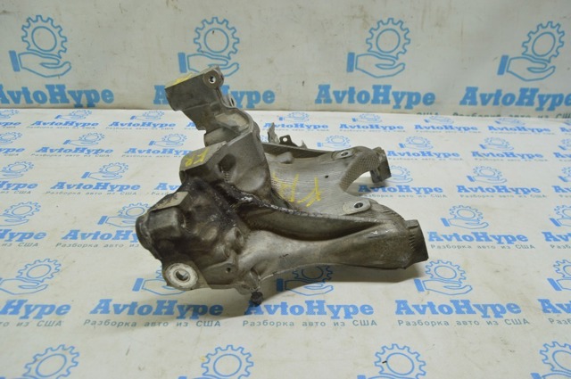 8W0399296E Кронштейн передней балки купить Хмельницкий