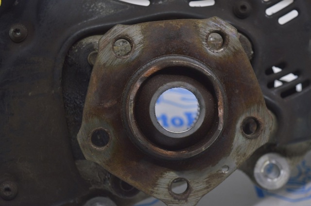 Ступица переднего колеса 8W0407613 VAG