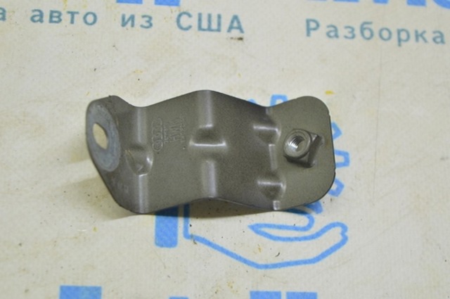 8W0821471 Кронштейн крепления крыла  переднего правого верхний купить Ирпень