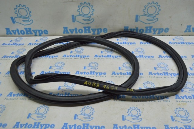 8W0831721C Уплотнитель двери передней (на кузове) купить Полтава