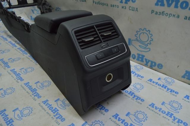 VAG 8W0864207H38M Кронштейн подлокотника в наличии Ирпень